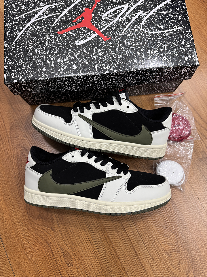 Jordan Retro 1 Low Travis Beige Black  1