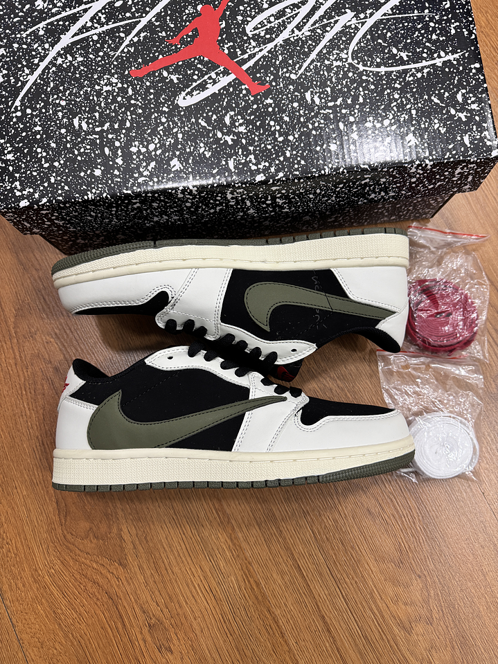 Jordan Retro 1 Low Travis Beige Black  2