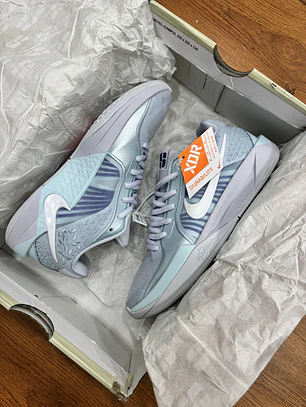 Nike Sabrina 2 Conductor 