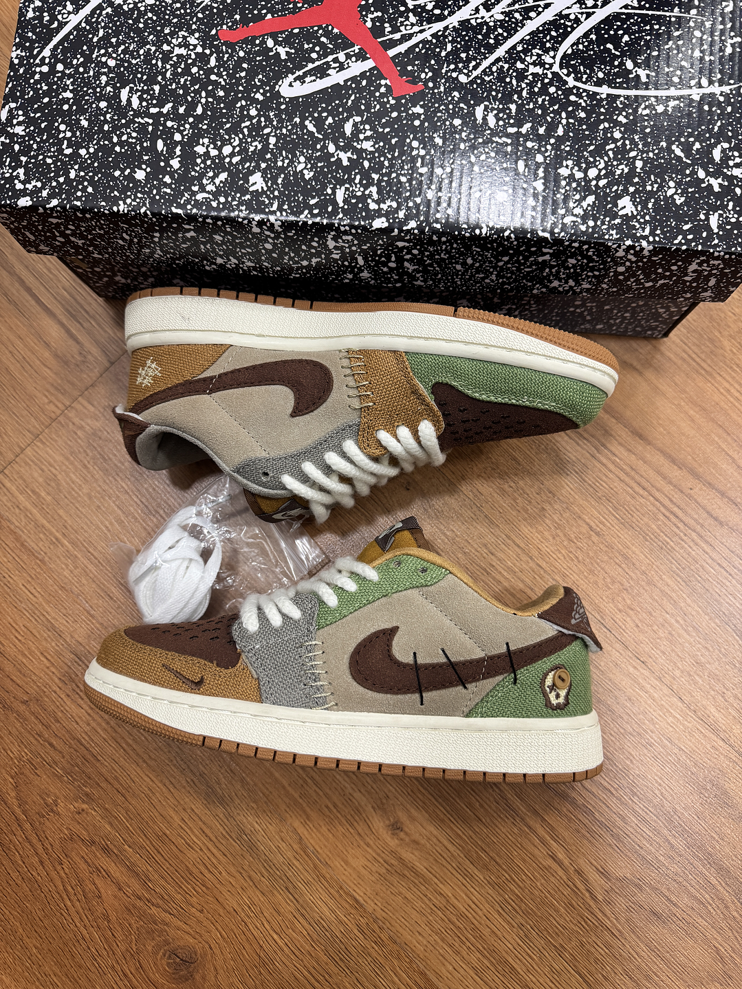 Jordan Retro 1 Low Voodoo  2