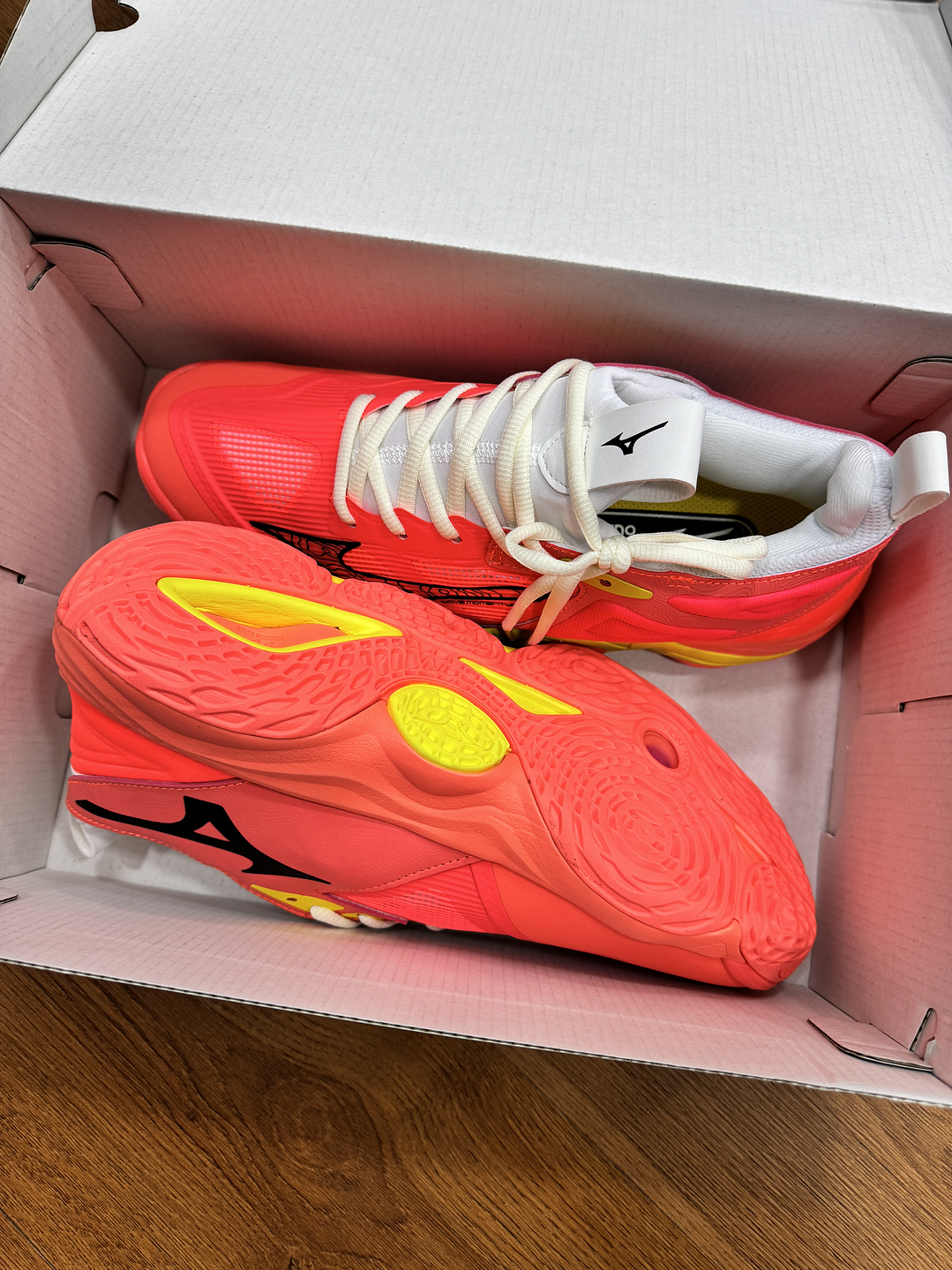 Mizuno Momentum 3 Orange  4