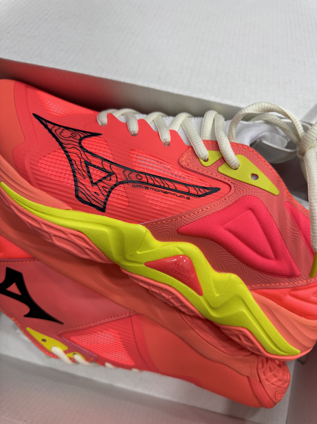 Mizuno Momentum 3 Orange  3