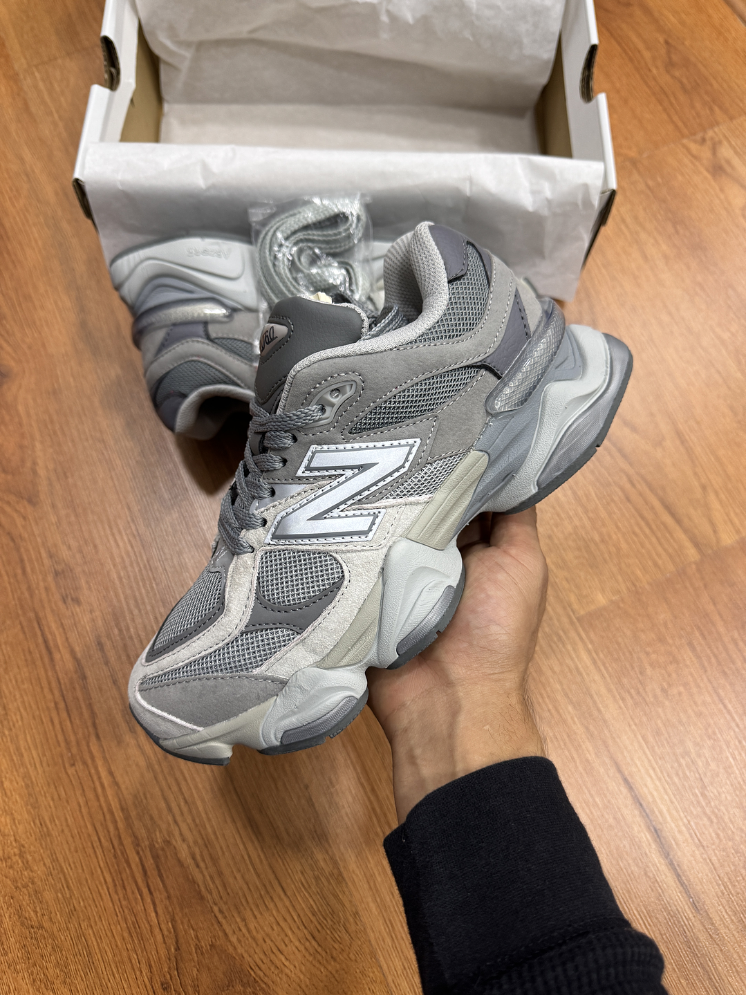 New Balance 9060 Gris  3