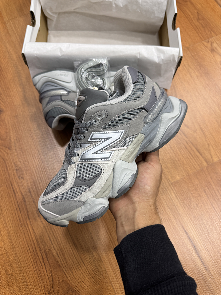 New Balance 9060 Gris  3