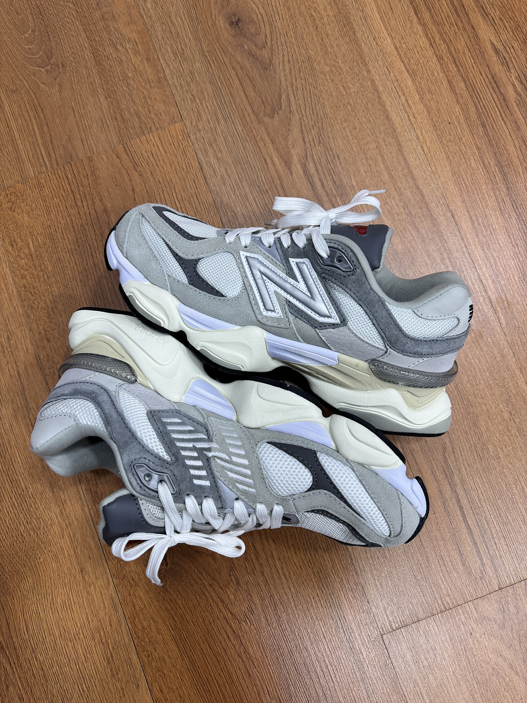 New Balance 9060 Gris  3