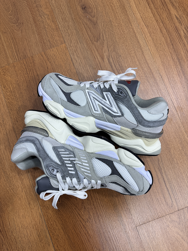New Balance 9060 Gris  3