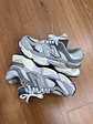 New Balance 9060 Gris  - Miniatura 3