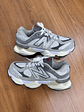 New Balance 9060 Gris  - Miniatura 1