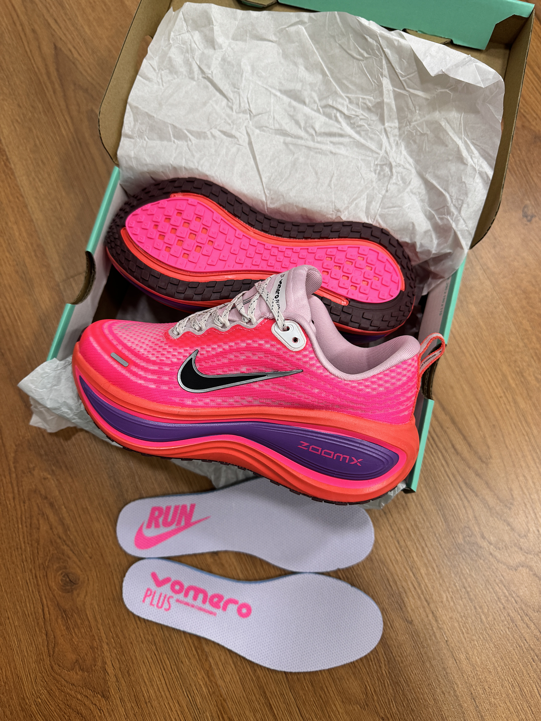 Nike Vomero Plus Pink 3