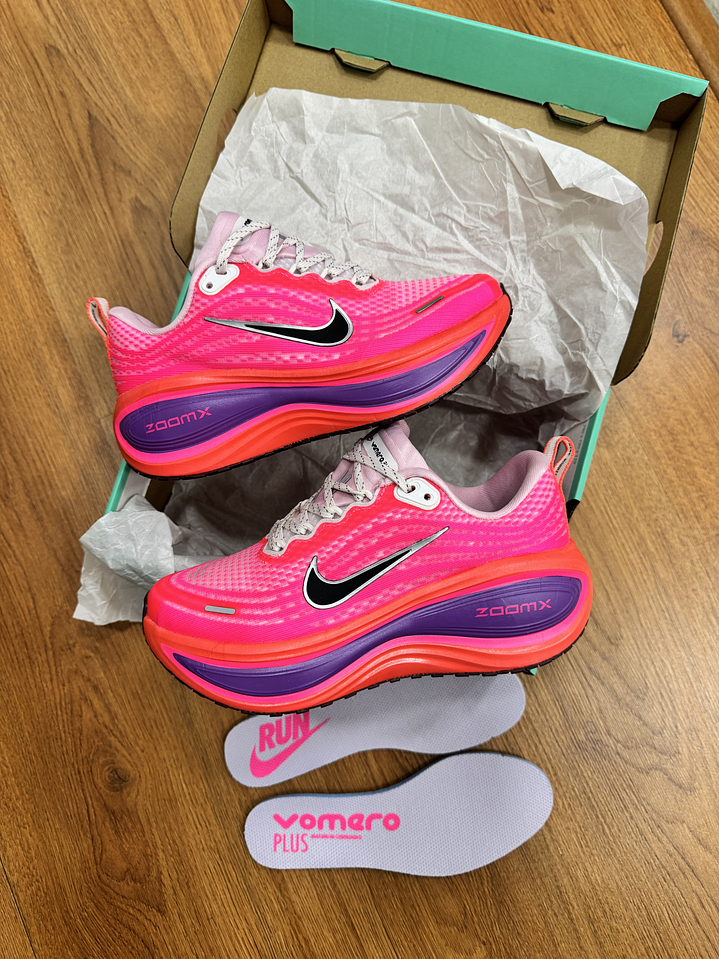Nike Vomero Plus Pink 1