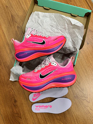 Nike Vomero Plus Pink