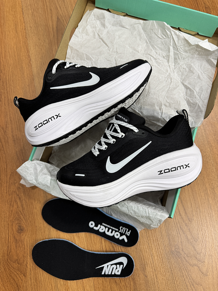 Nike Vomero Plus Negro 1