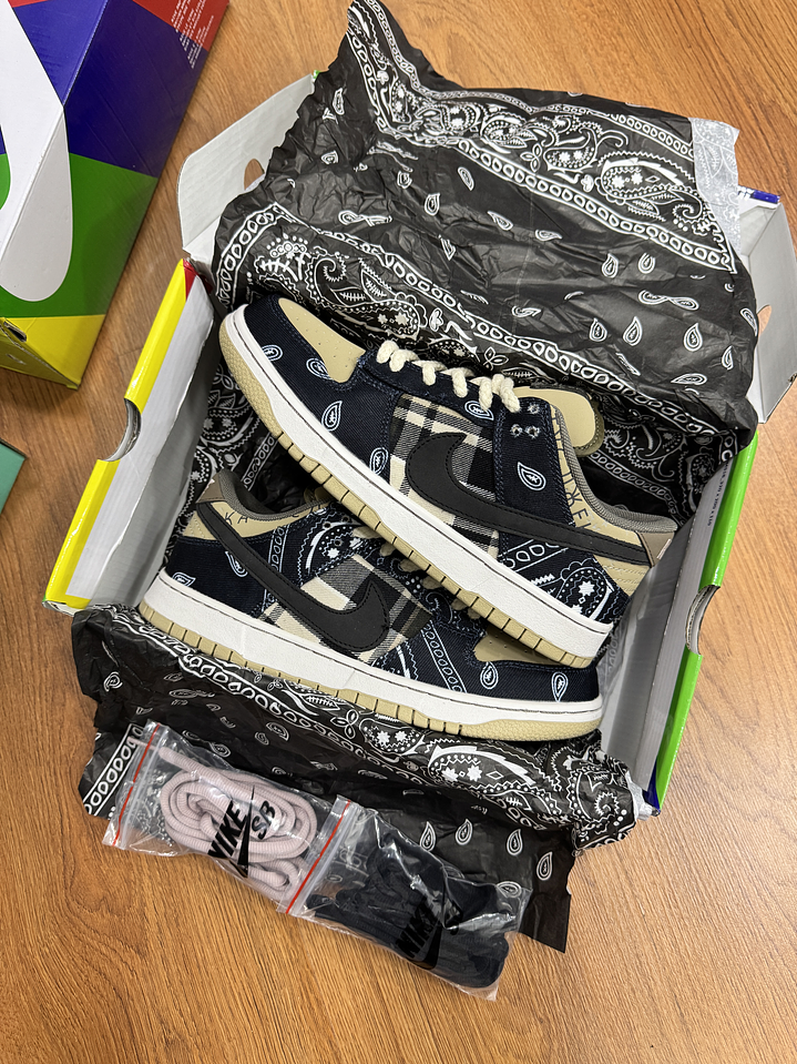 Nike Sb Dunk X Travis 1.1 1