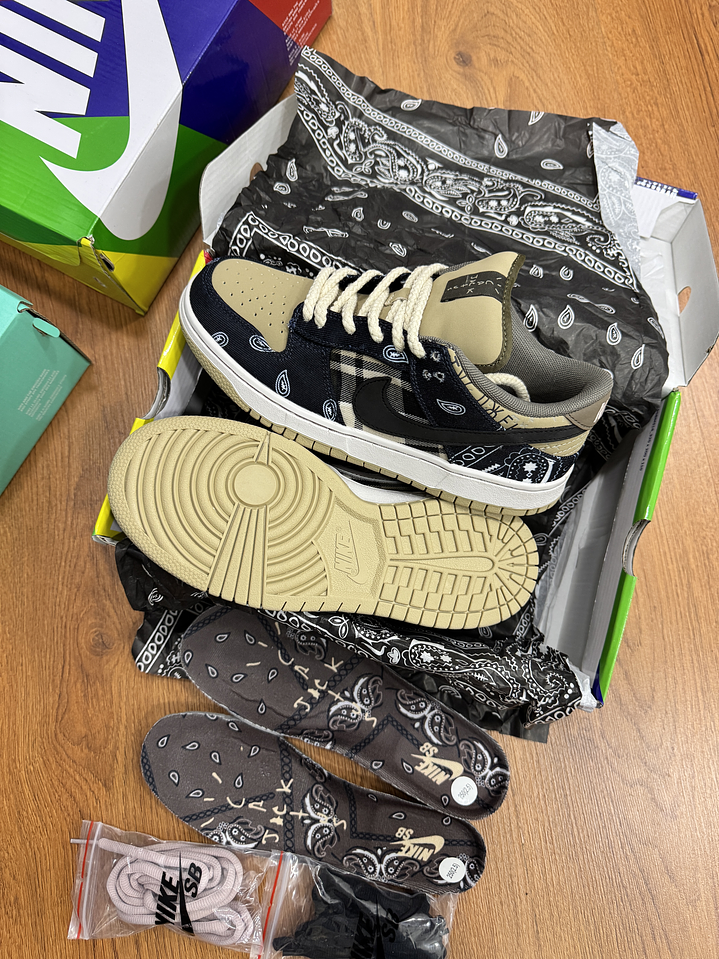 Nike Sb Dunk X Travis 1.1 2