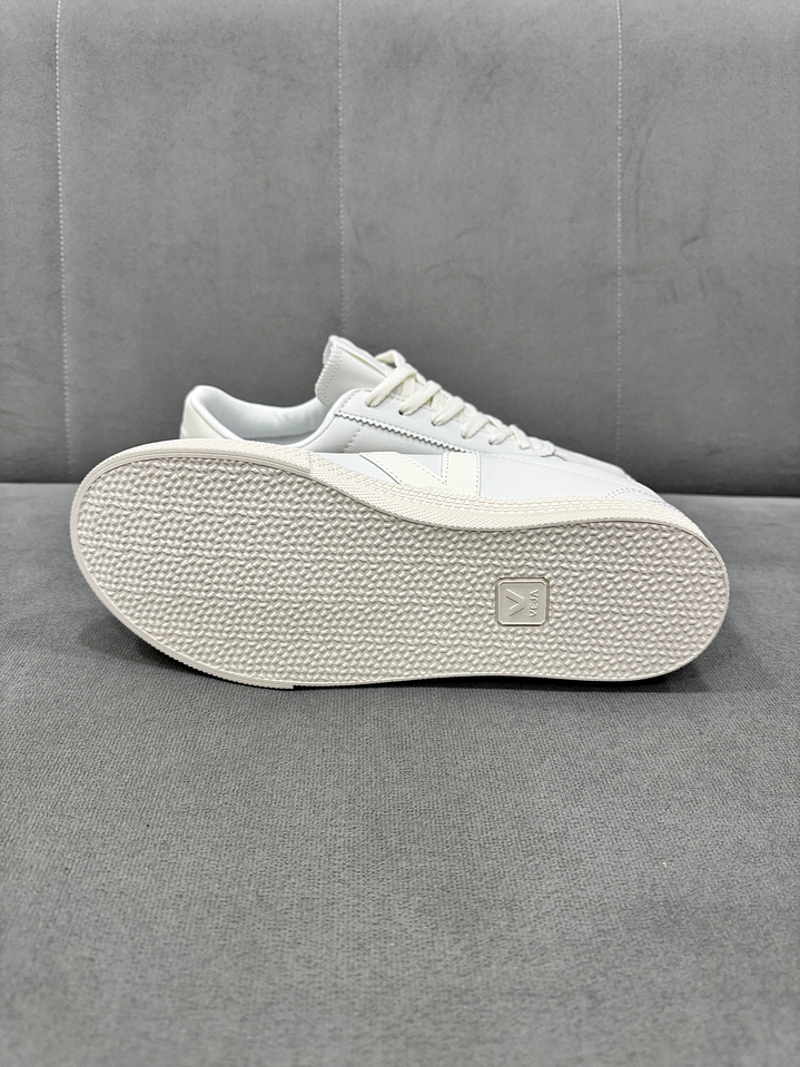 Veja Volley White  2