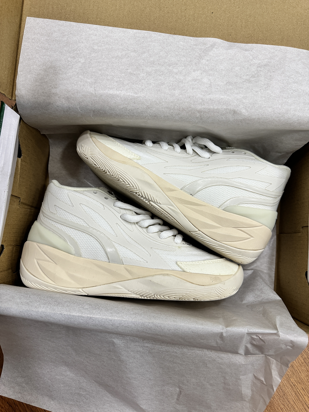 Puma Lamelo Ball 0.2 White  2