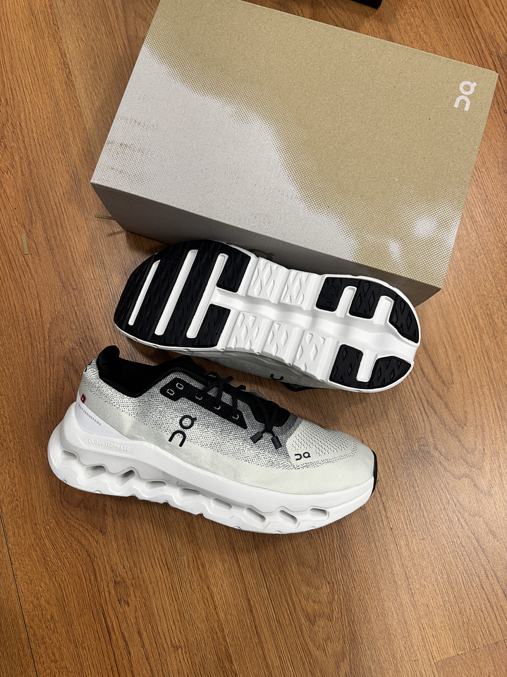 On Cloudtilt White Black  3