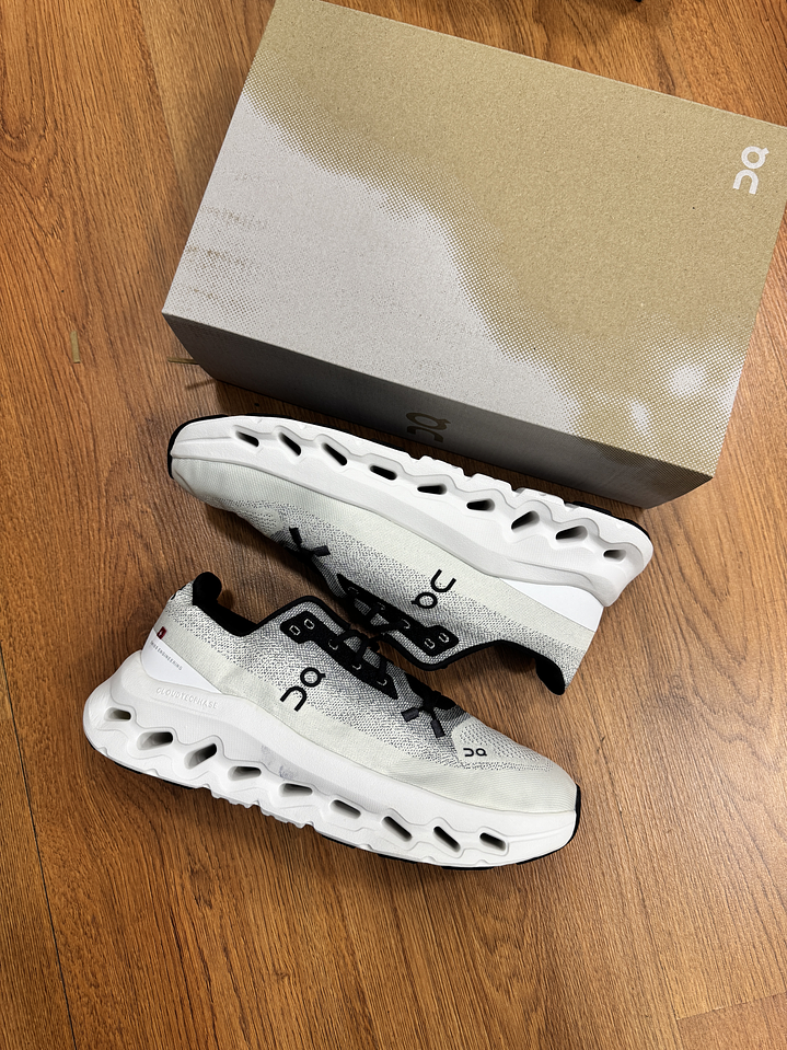 On Cloudtilt White Black  2