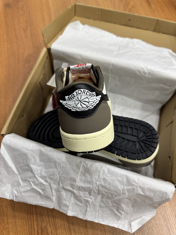 Jordan Retro 1 Low Dark Mocha  3