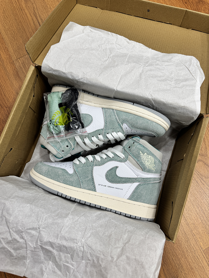 Jordan Retro 1 Turbo Green  1