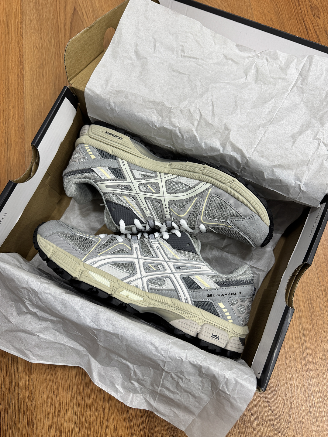 Asics Gel Kahana 8 Gris 2