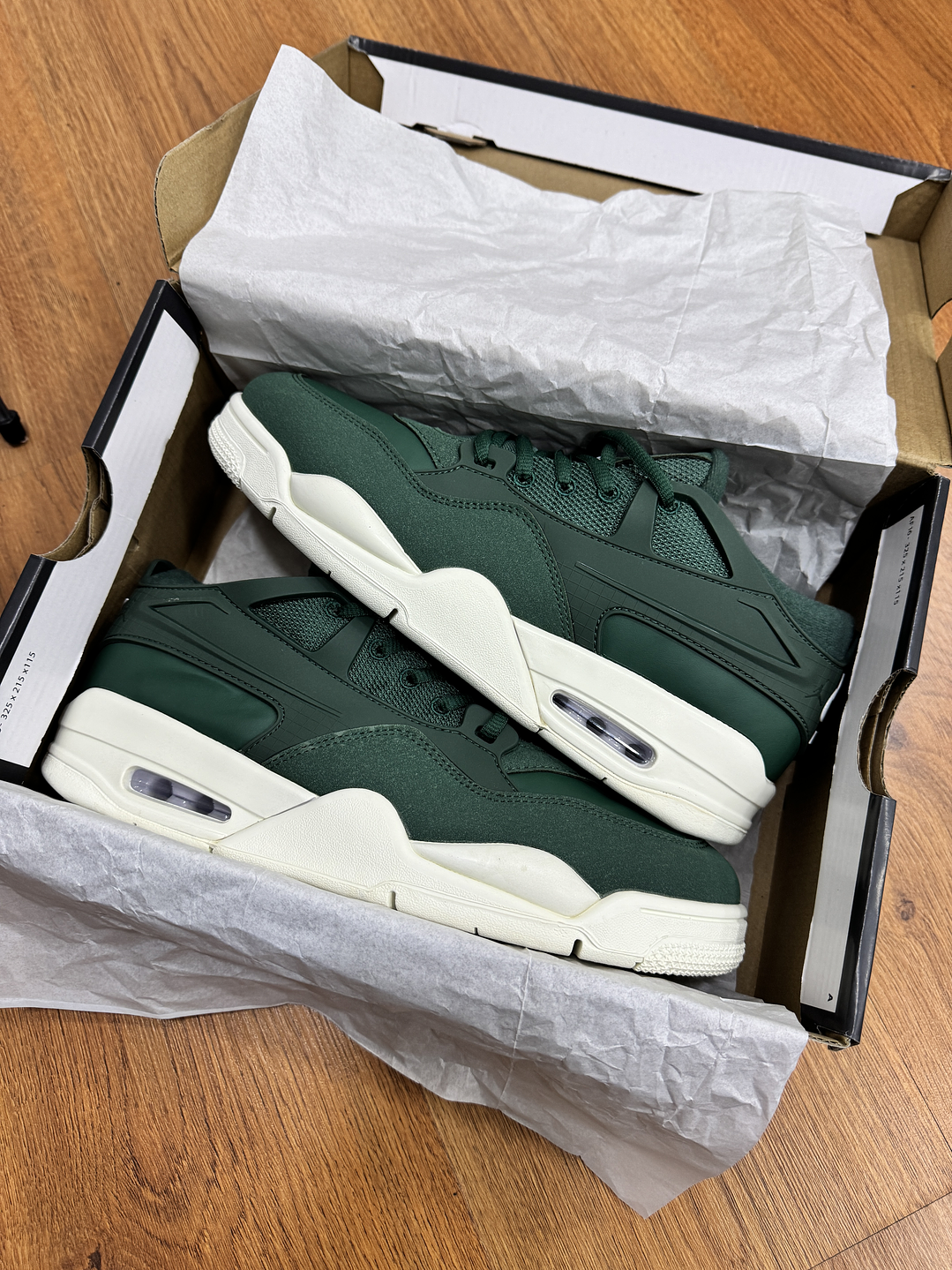 Jordan Retro 4 RM Green  1