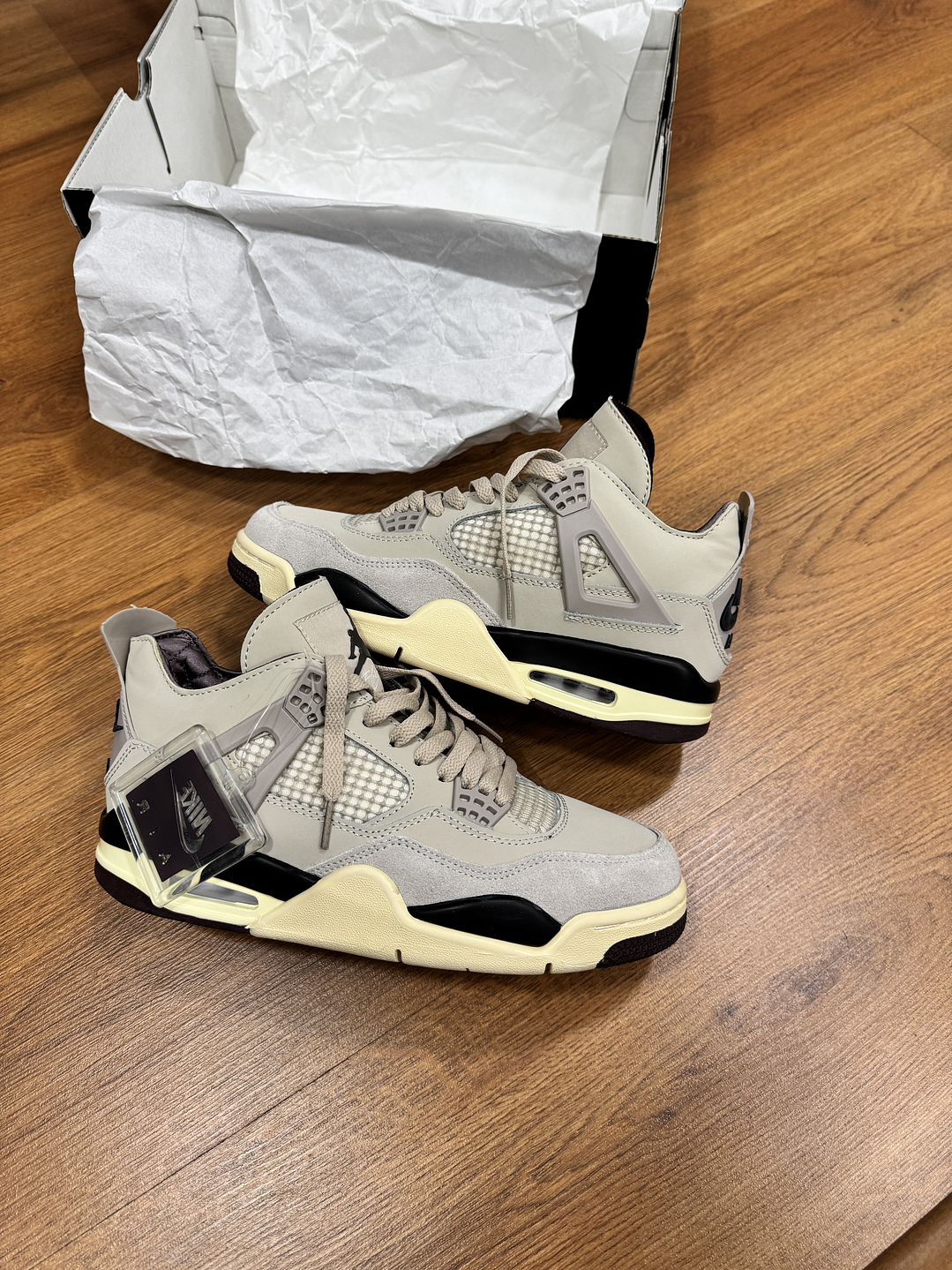 Jordan Retro 4 A Ma Maniere Beige 1