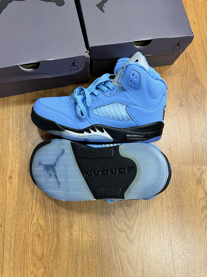 Jordan Retro 5 University Blue 4