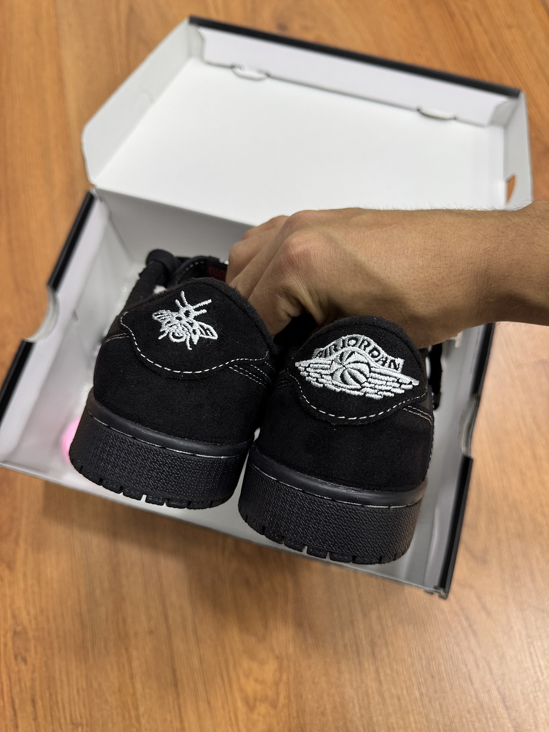 Jordan Retro 1 Low Travis Phantom  4