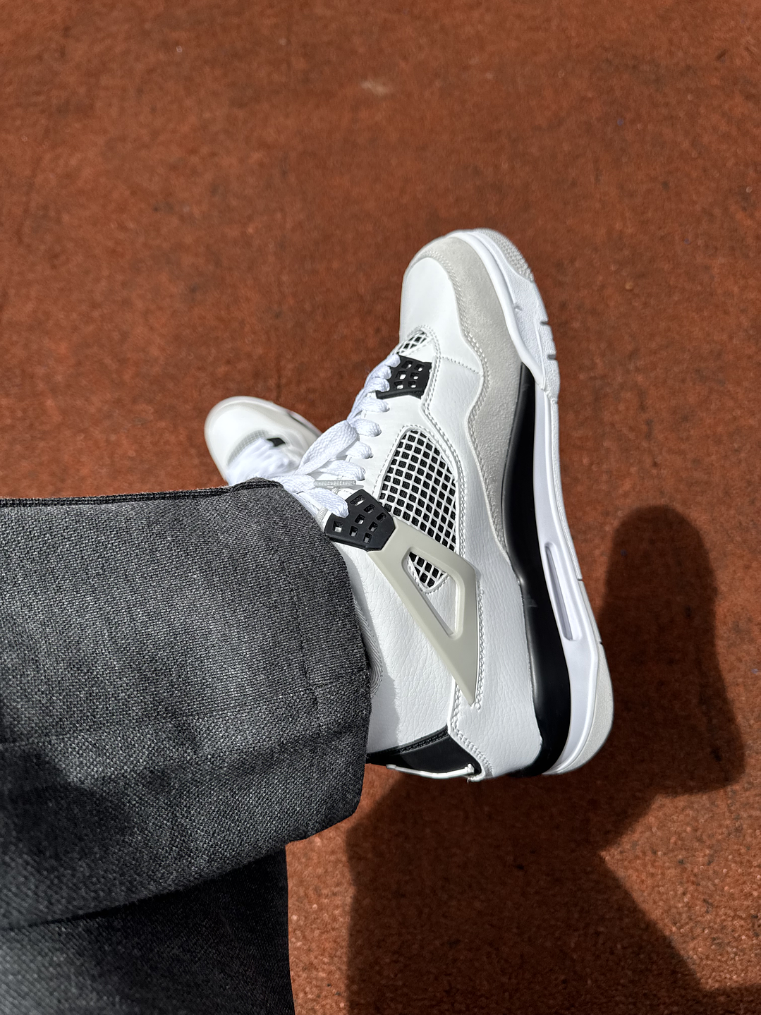 Jordan Retro 4 Military White Black  2