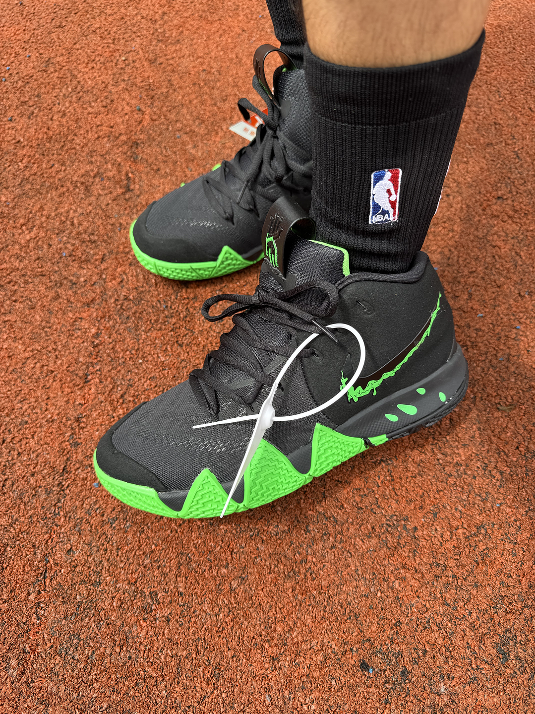 Nike Kyrie 4 Haloween  1