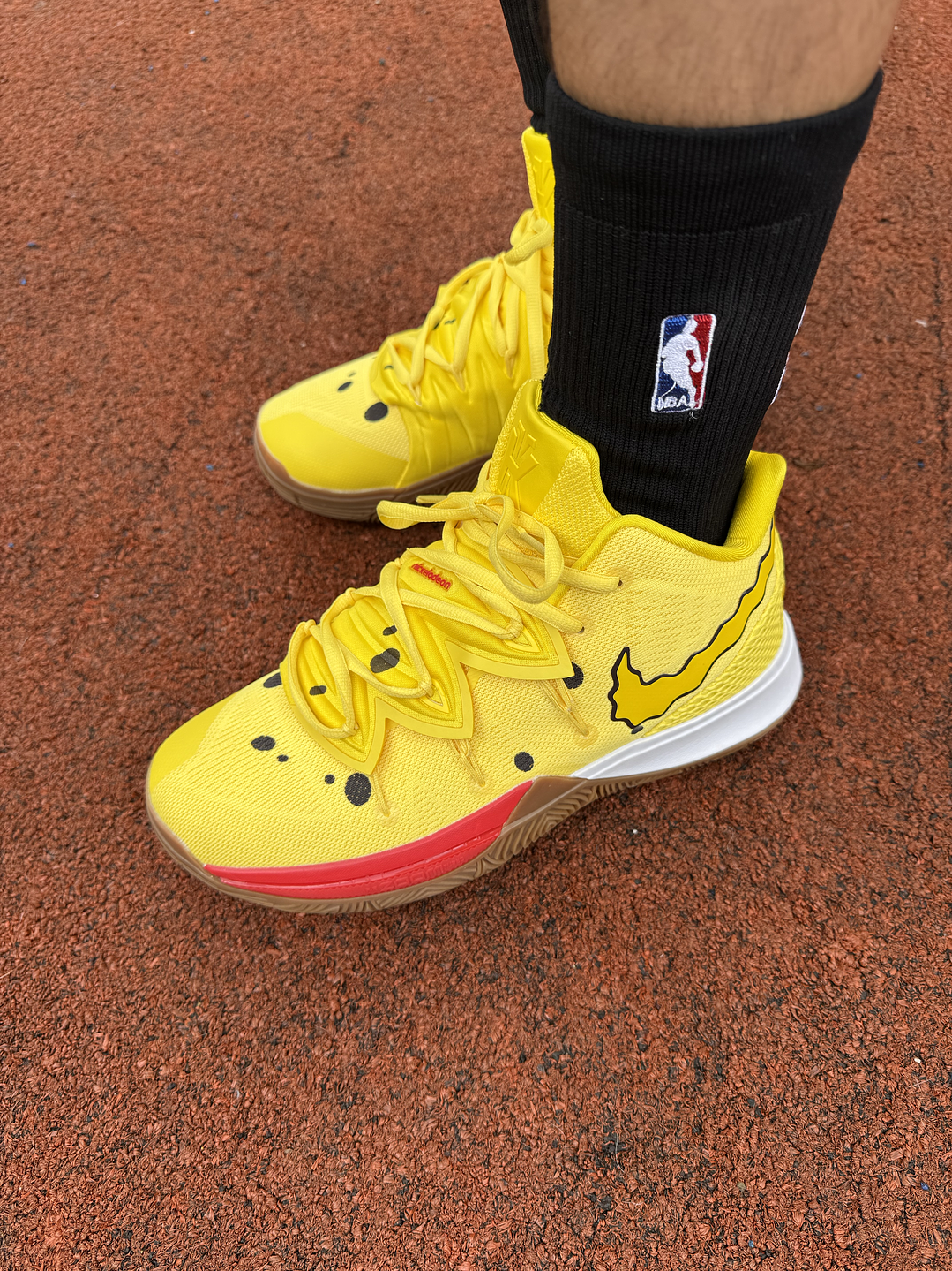Nike Kyrie 5 Bob Sponja  1