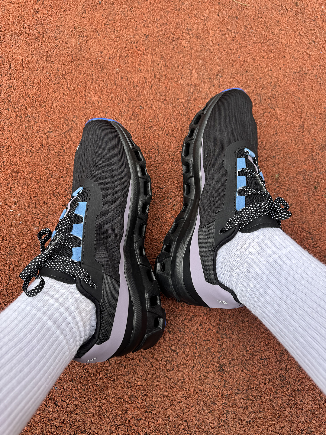 On Cloudmonster Black  2