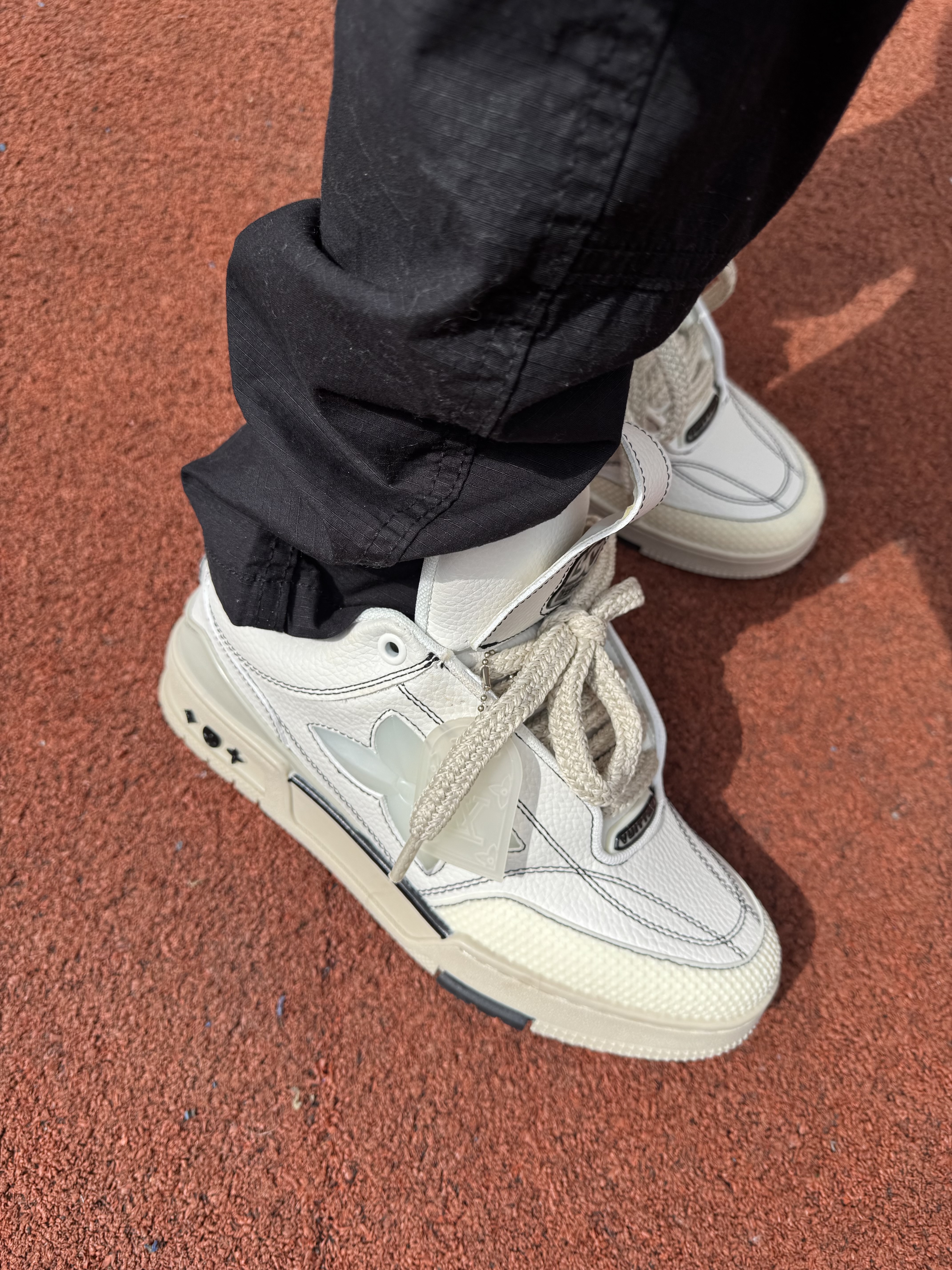 Louis Vuitton Skate Beige Premium  1