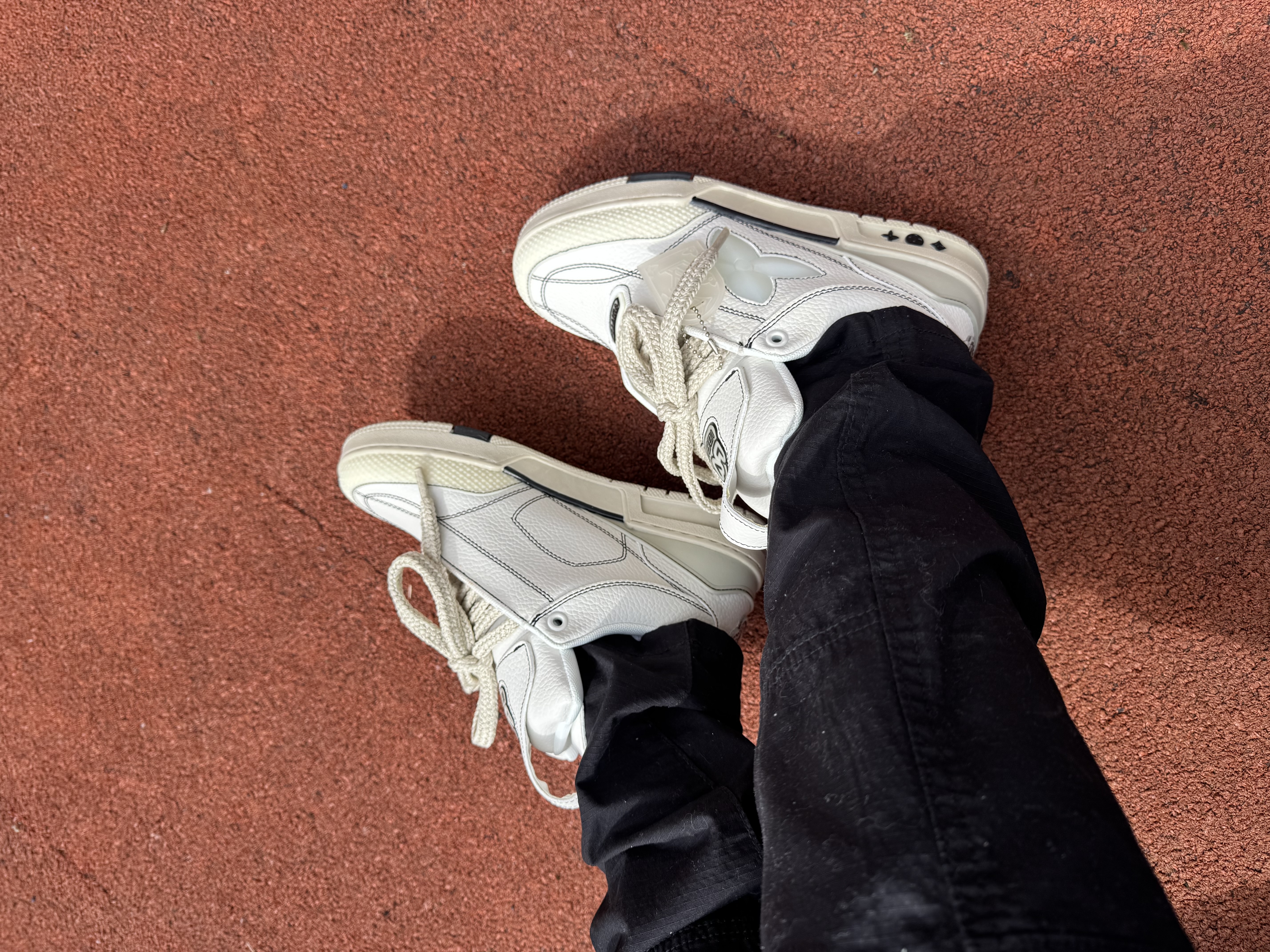 Louis Vuitton Skate Beige Premium  3