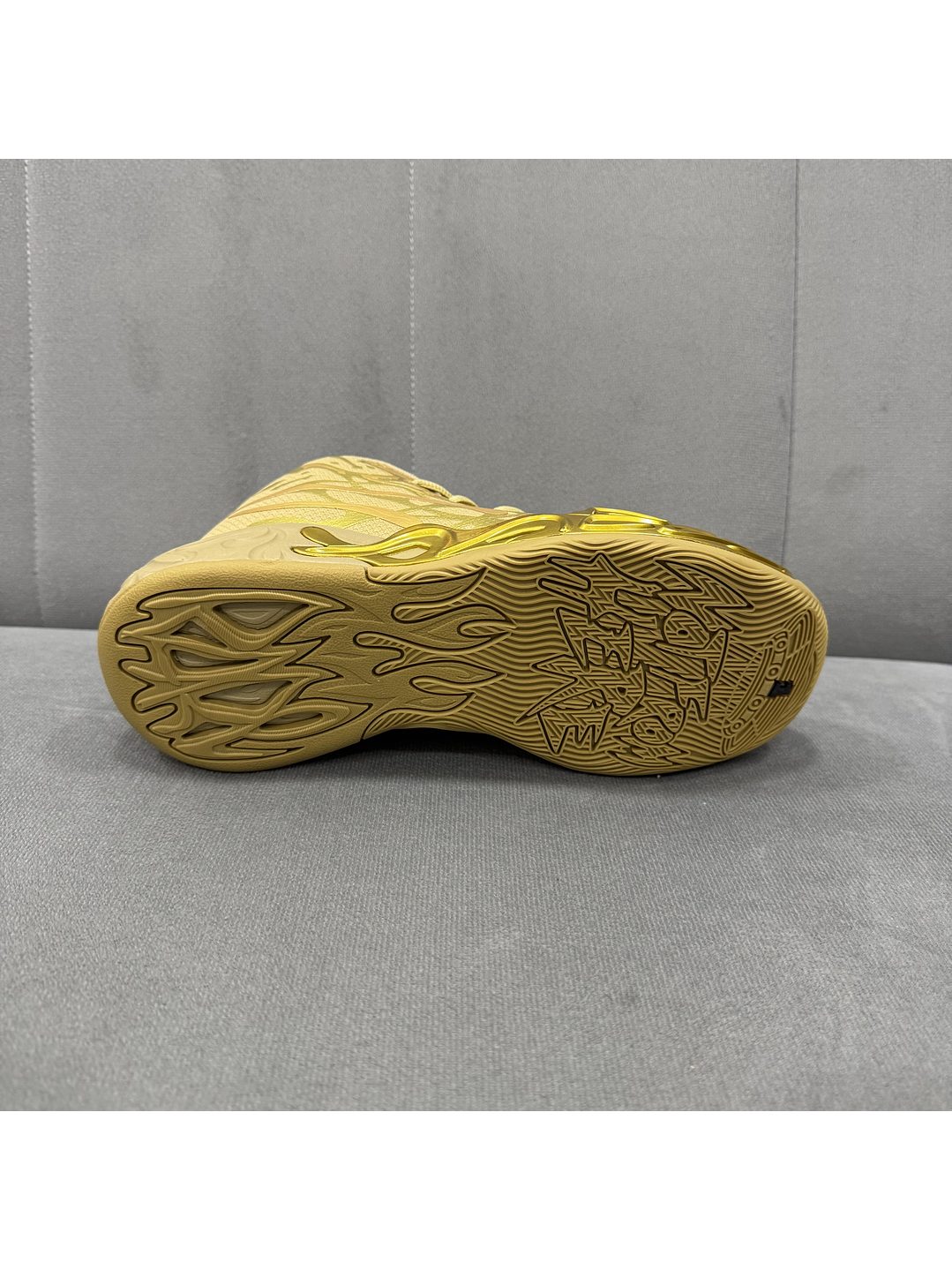 Puma Lamelo Ball 0.4 Gold  2