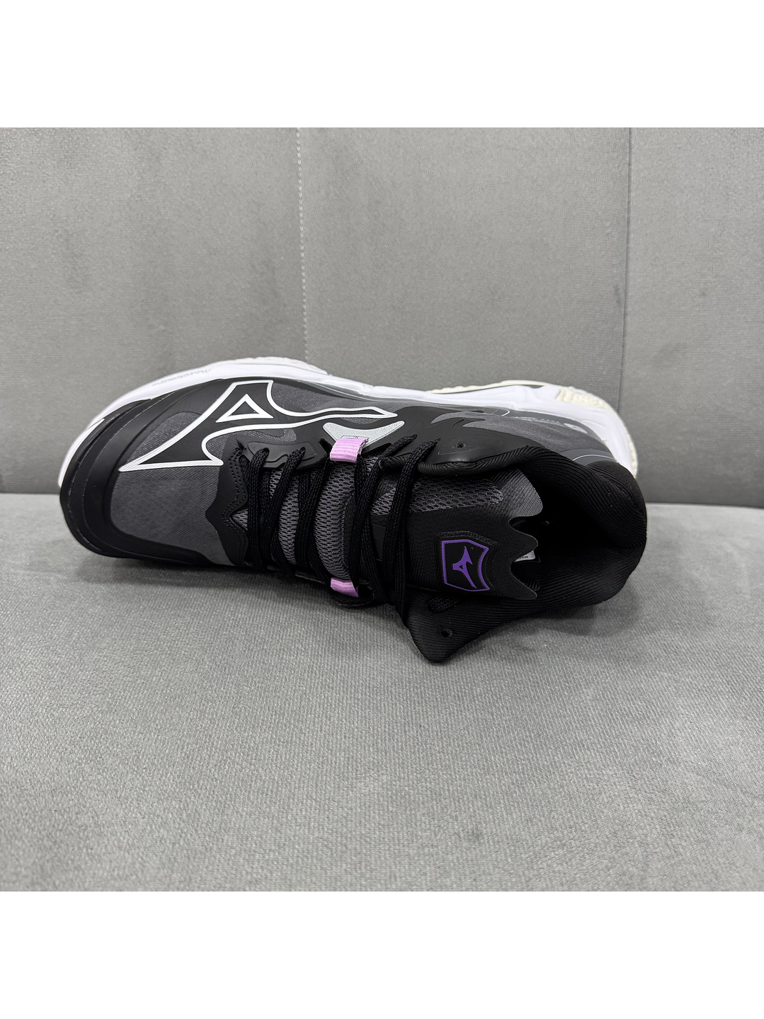 Mizuno Wave Z8 Black  4