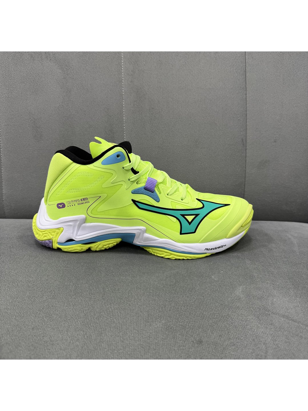 Mizuno Wave Z8 Green  1