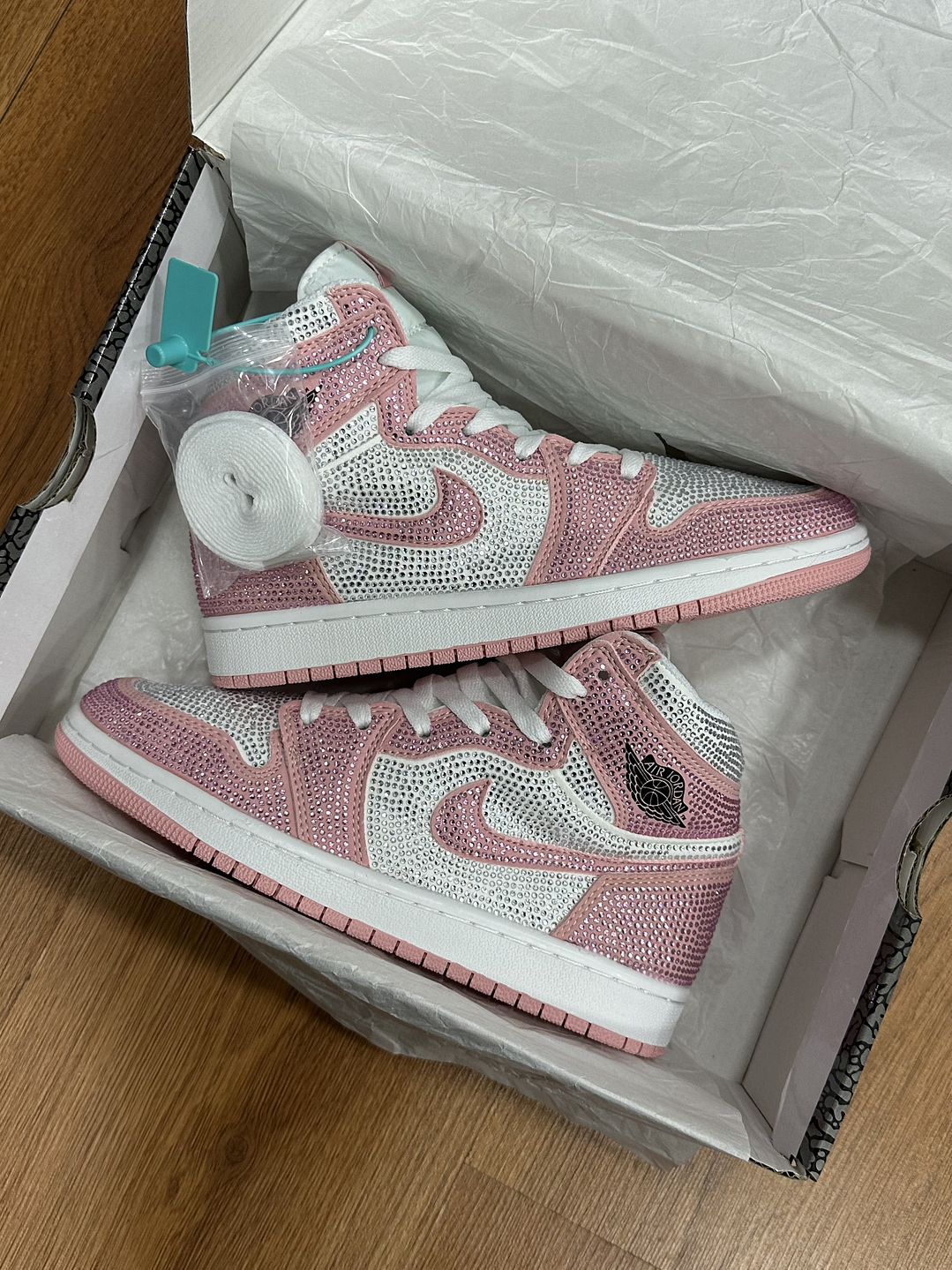 Jordan Retro 1 High Swarovski Pink 1