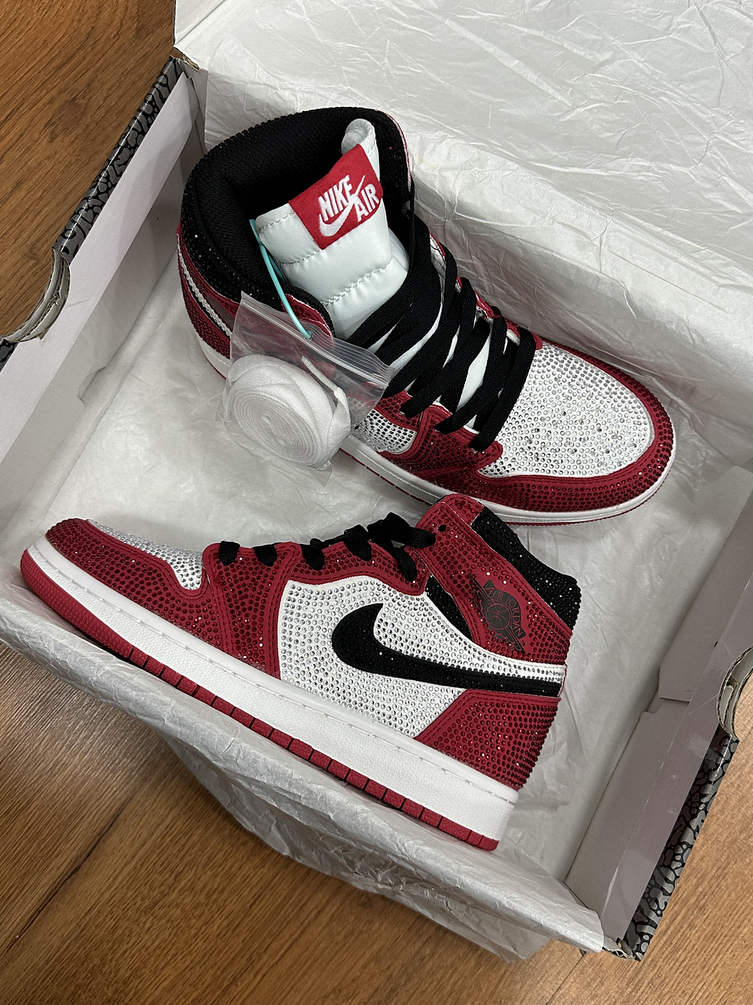 Jordan Retro 1 High Swarovski Chicago  3