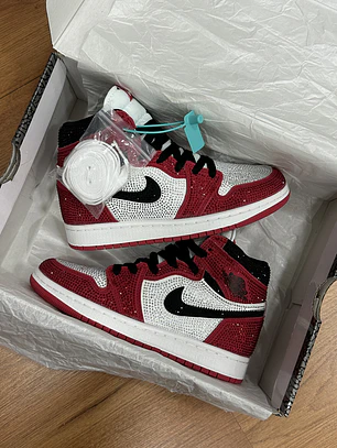Jordan Retro 1 High Swarovski Chicago 