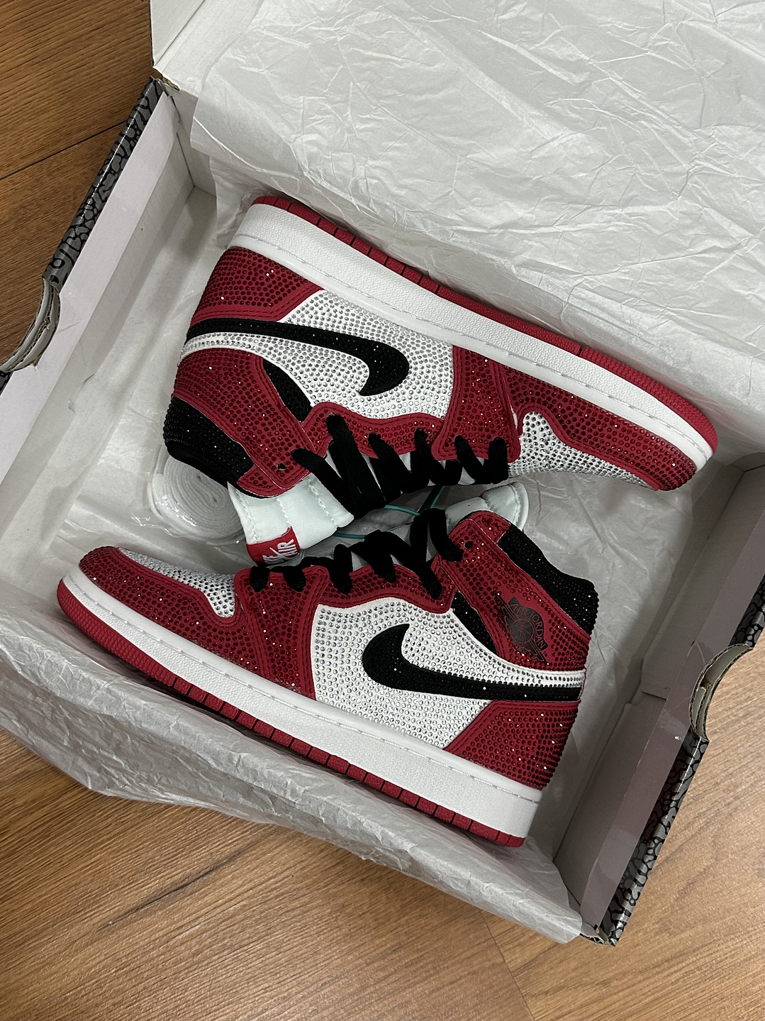 Jordan Retro 1 High Swarovski Chicago  2