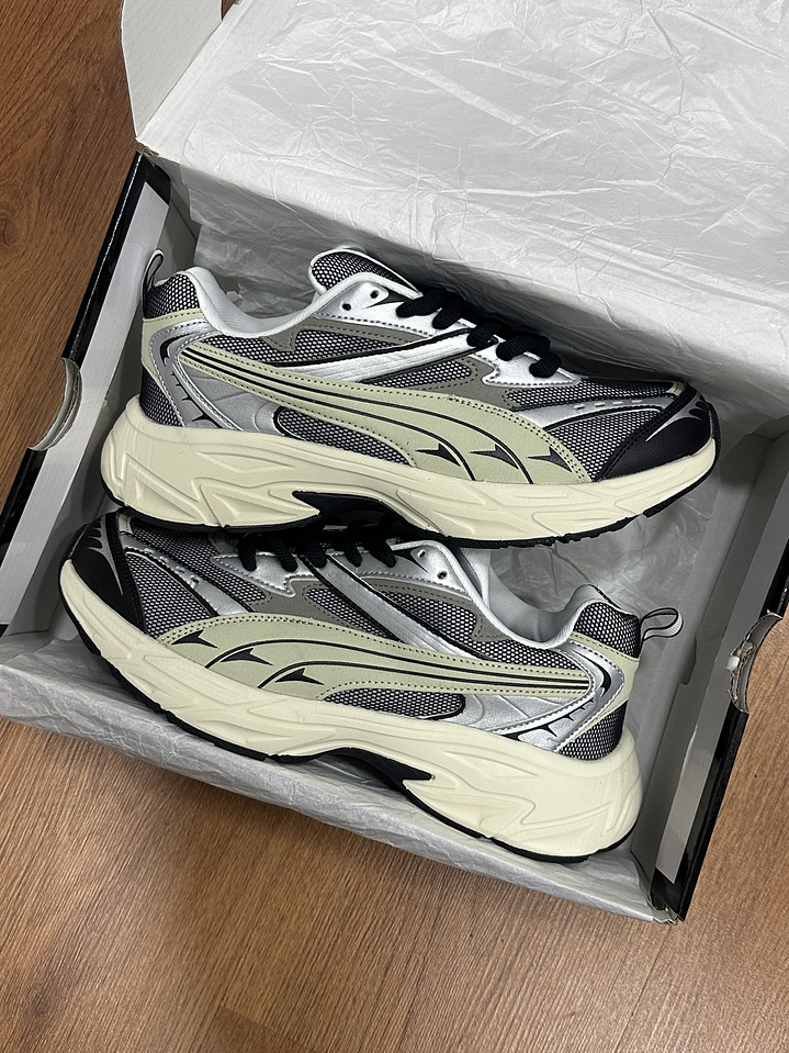 Puma Morphic Plateada  1