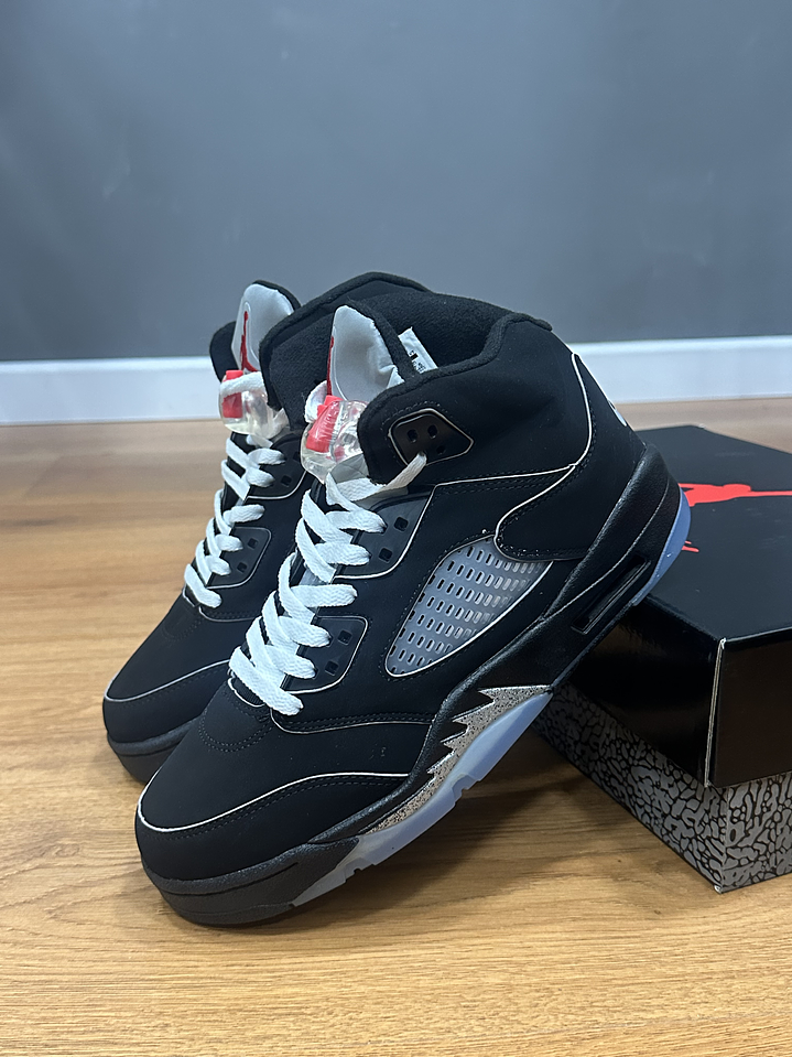 Jordan Retro 5 Black Metallic  3