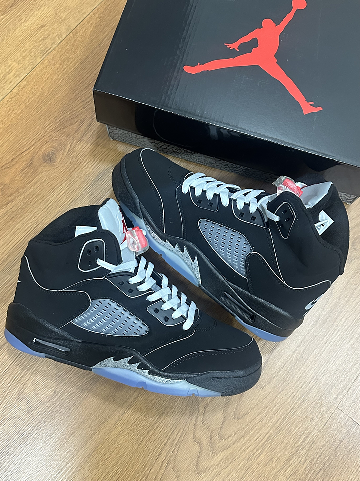 Jordan Retro 5 Black Metallic  1
