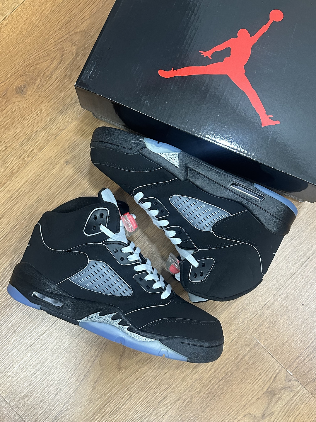 Jordan Retro 5 Black Metallic  2