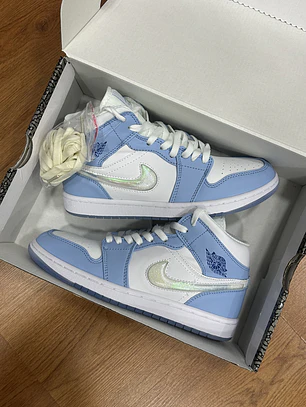 Jordan Retro 1 Glitter Blue 