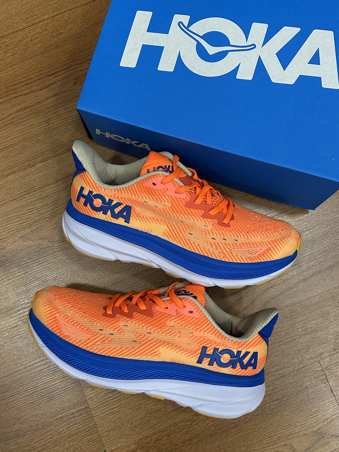 Hoka Clifton 9 Orange  1