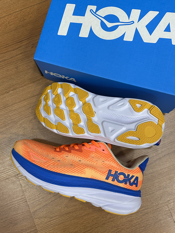 Hoka Clifton 9 Orange  3