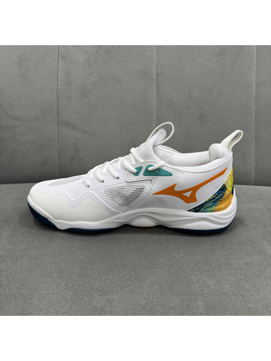 Mizuno Momentum 3 White  2